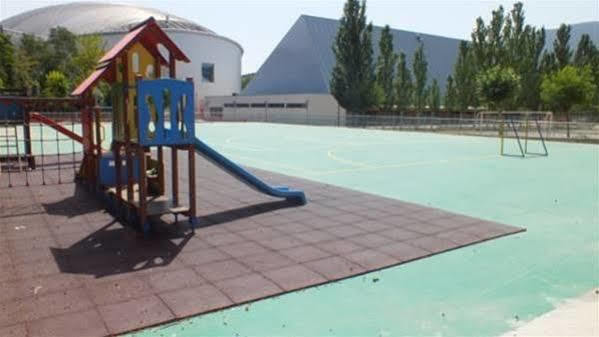 Residencia Albergue Jaca Esterno foto