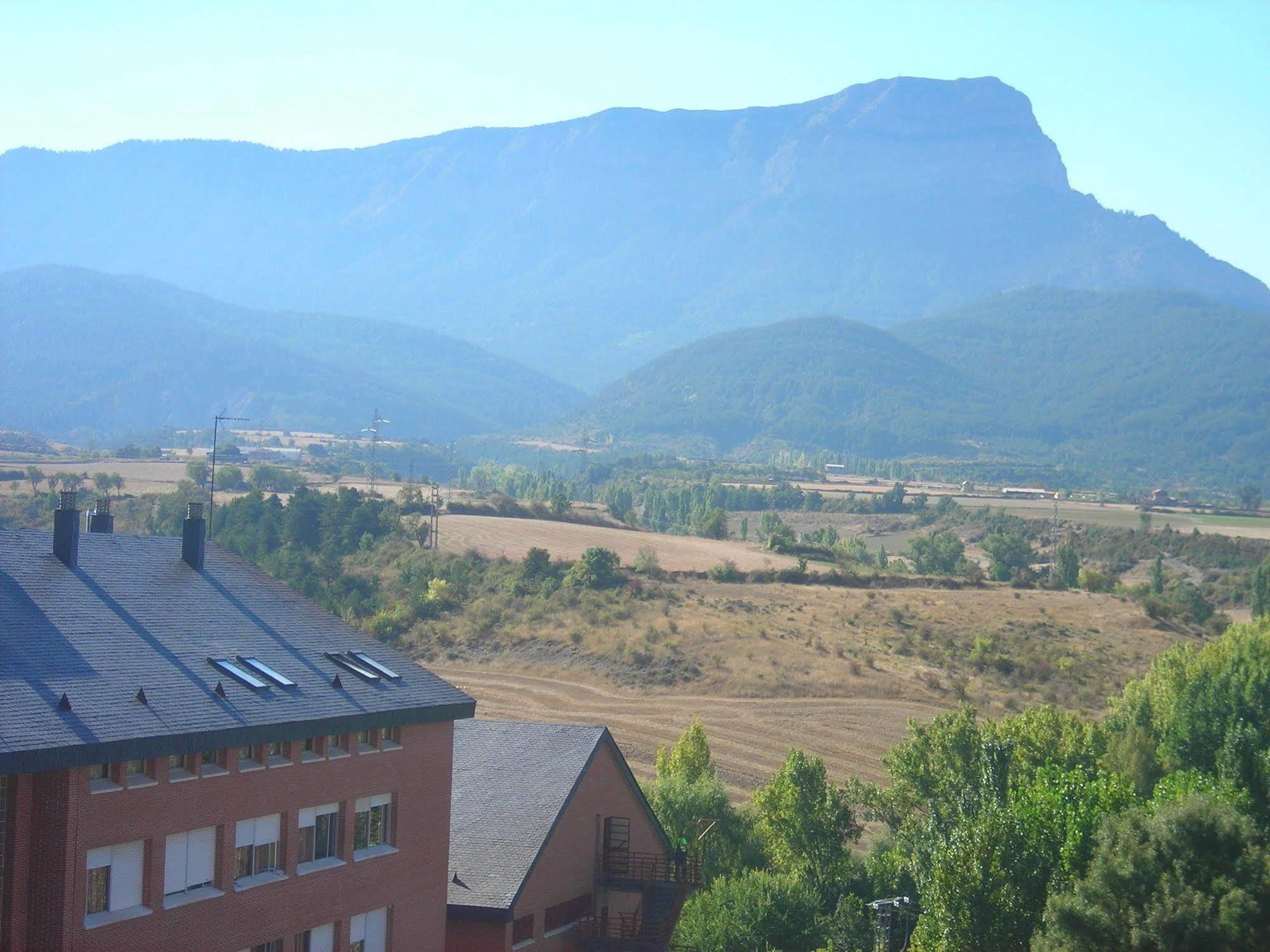 Residencia Albergue Jaca Esterno foto