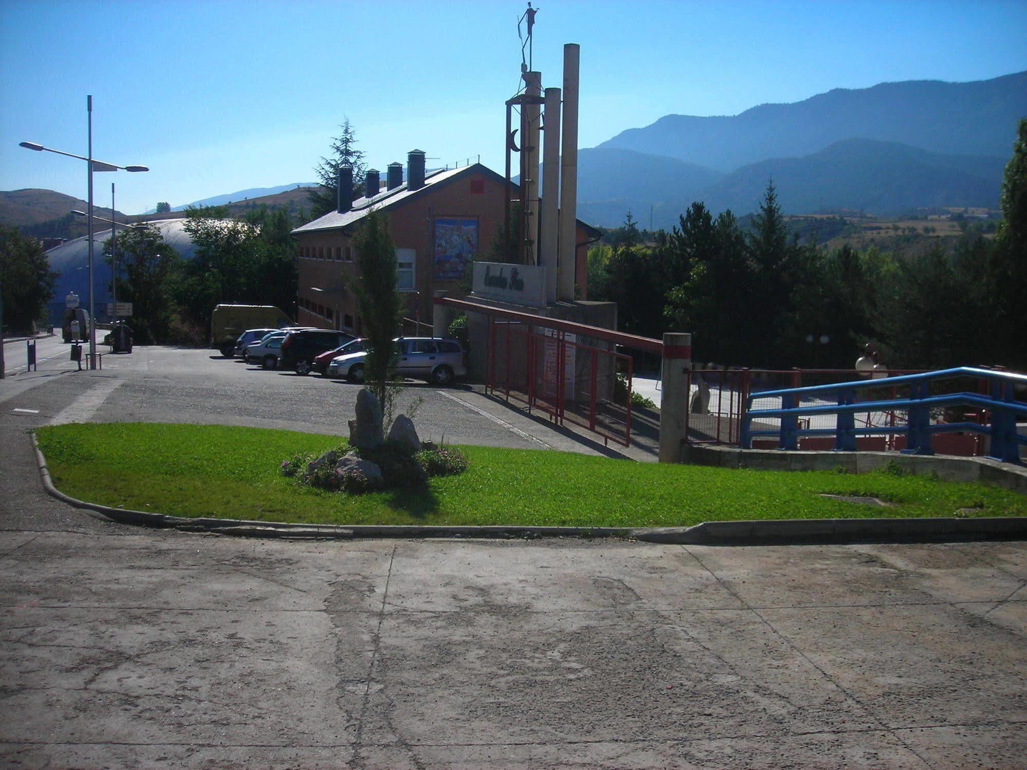 Residencia Albergue Jaca Esterno foto